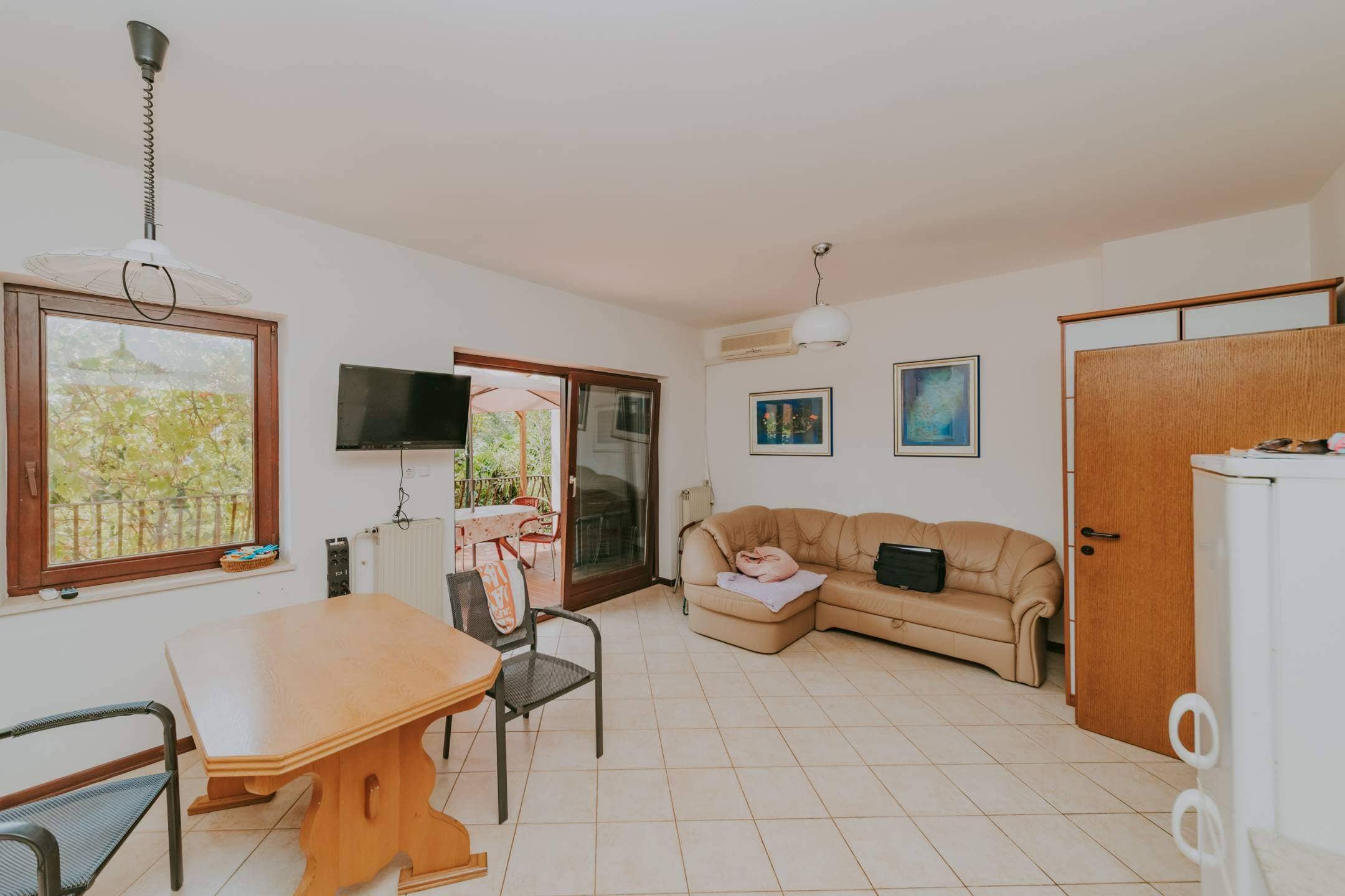 zambratija detached apartment house with sea view