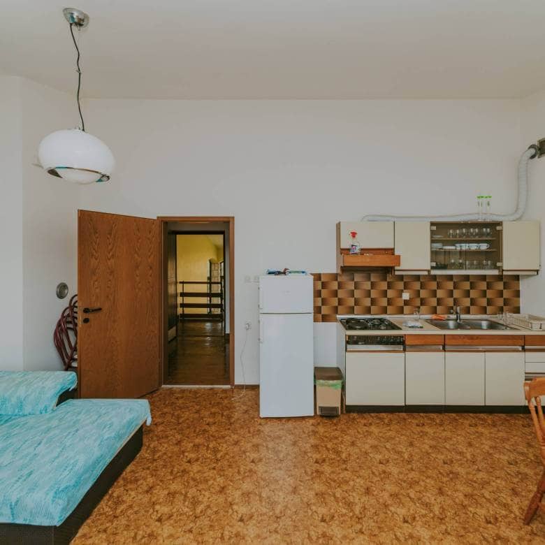 zambratija detached apartment house with sea view