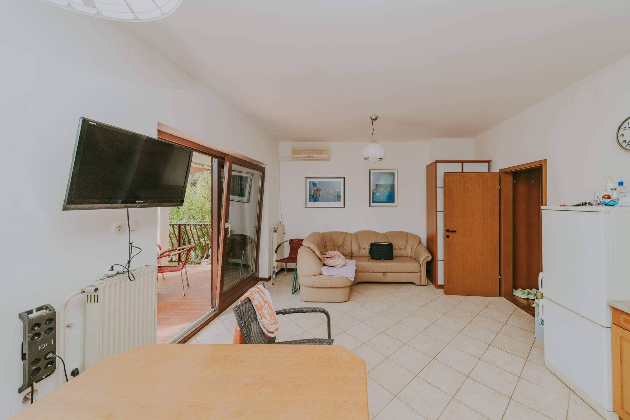zambratija detached apartment house with sea view