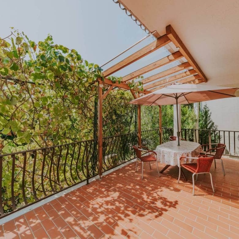 zambratija detached apartment house with sea view