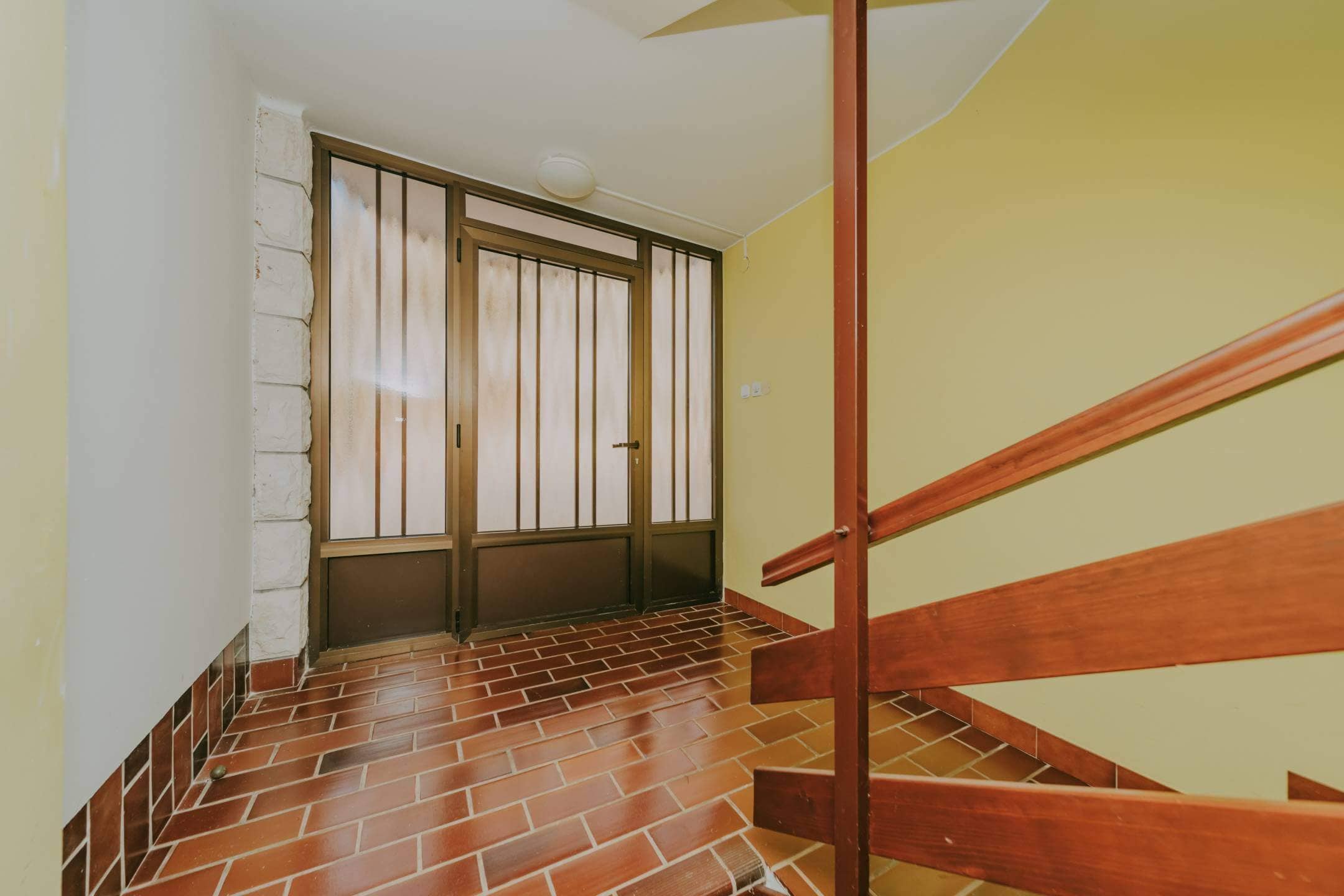 zambratija detached apartment house with sea view