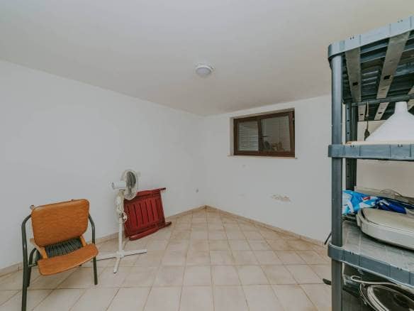 zambratija detached apartment house with sea view