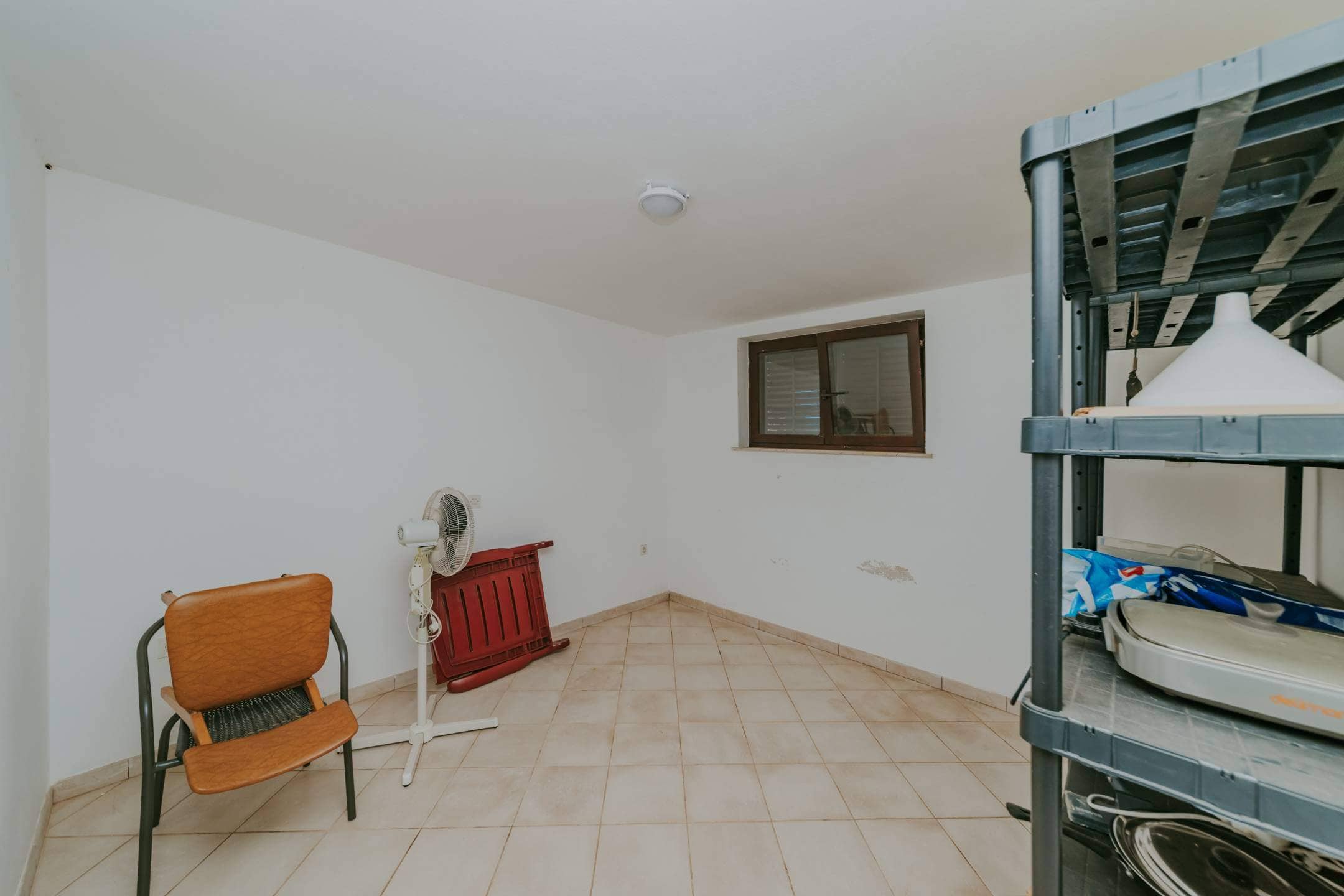 zambratija detached apartment house with sea view