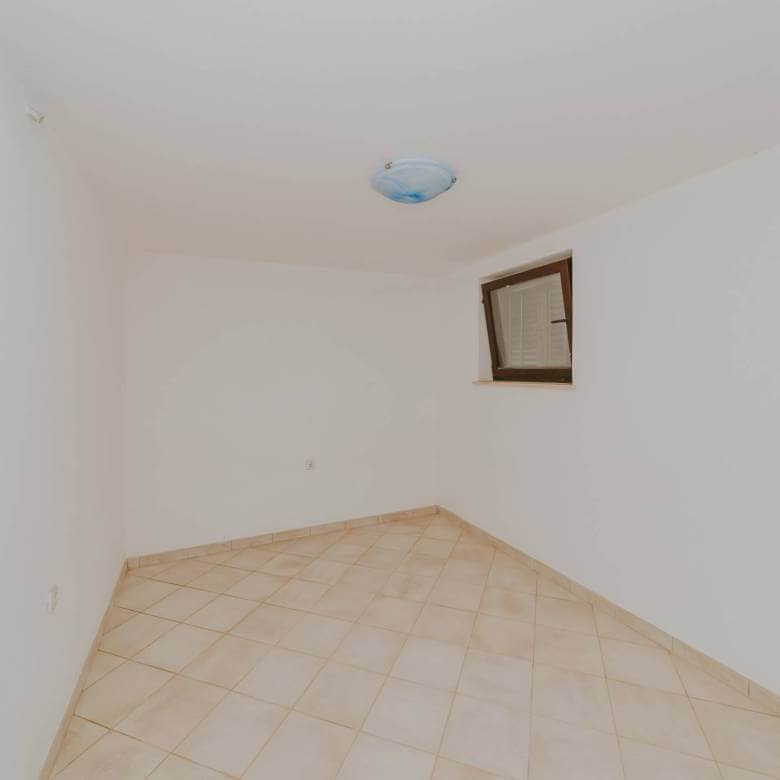 zambratija detached apartment house with sea view