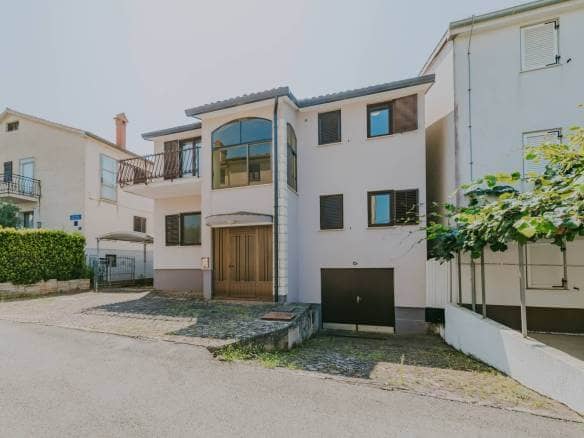 zambratija detached apartment house with sea view