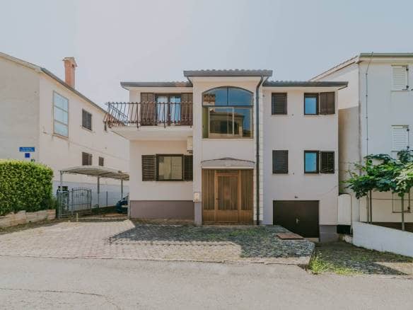 zambratija detached apartment house with sea view