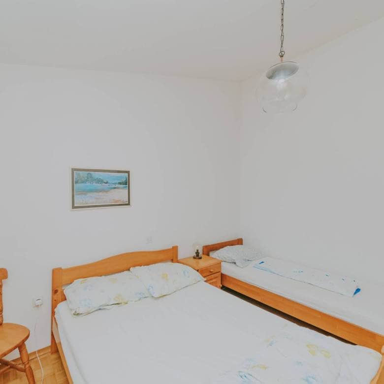 zambratija detached apartment house with sea view