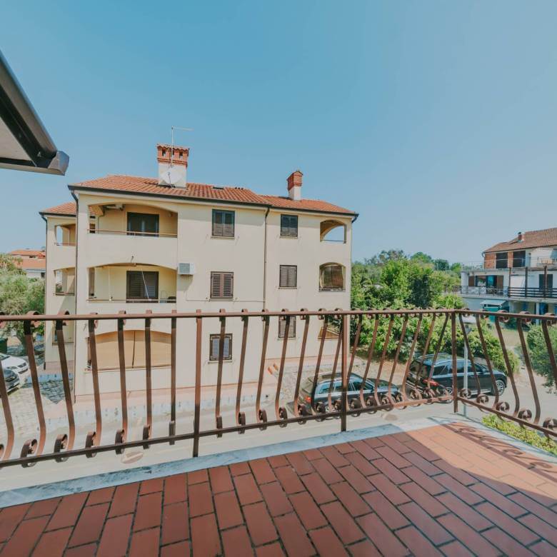 zambratija casa plurifamiliare con vista mare