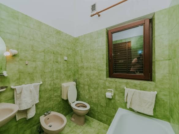 zambratija detached apartment house with sea view