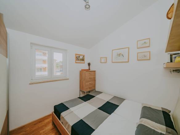 karigador flat meters from the sea and the beach with a sea view