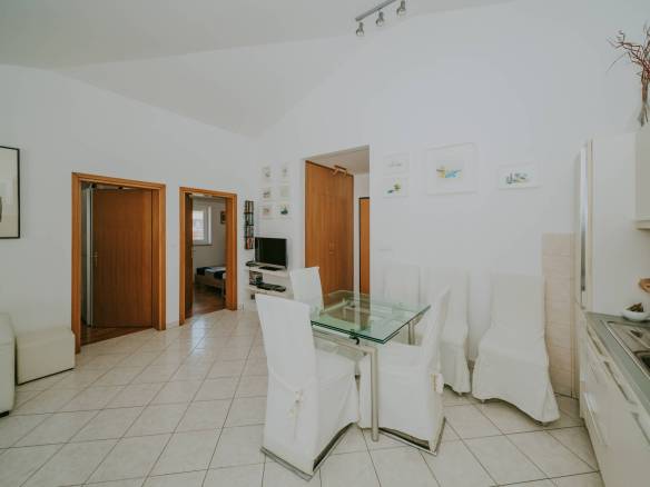 karigador flat meters from the sea and the beach with a sea view