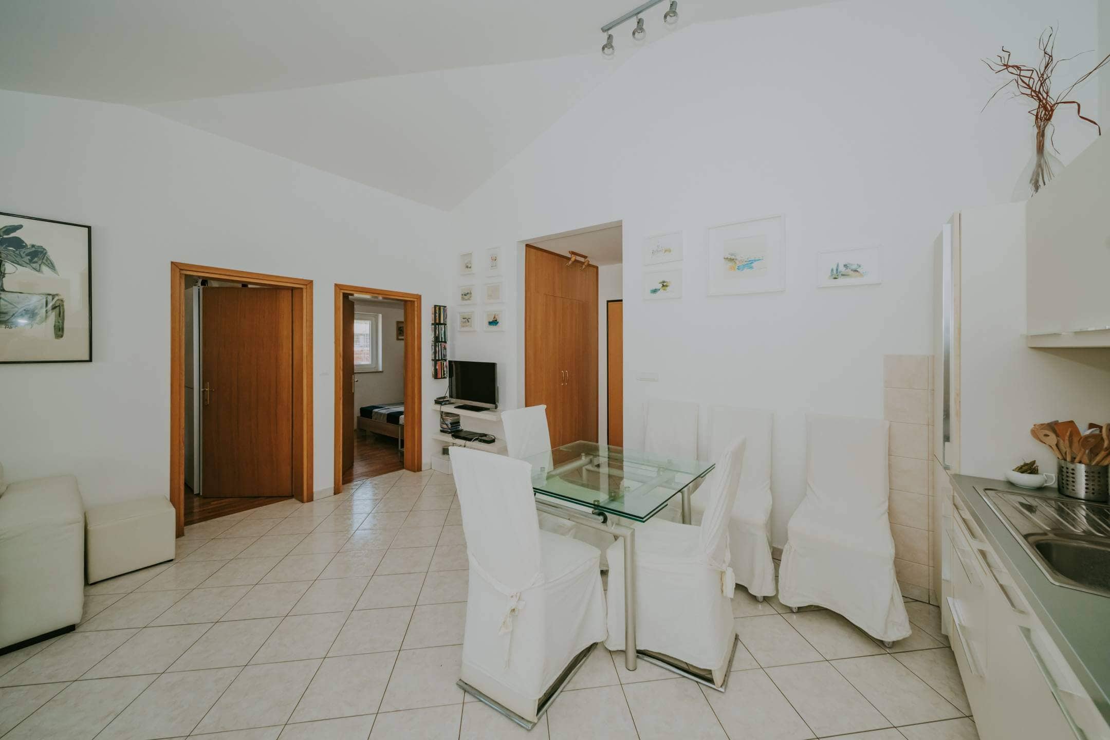 karigador flat meters from the sea and the beach with a sea view