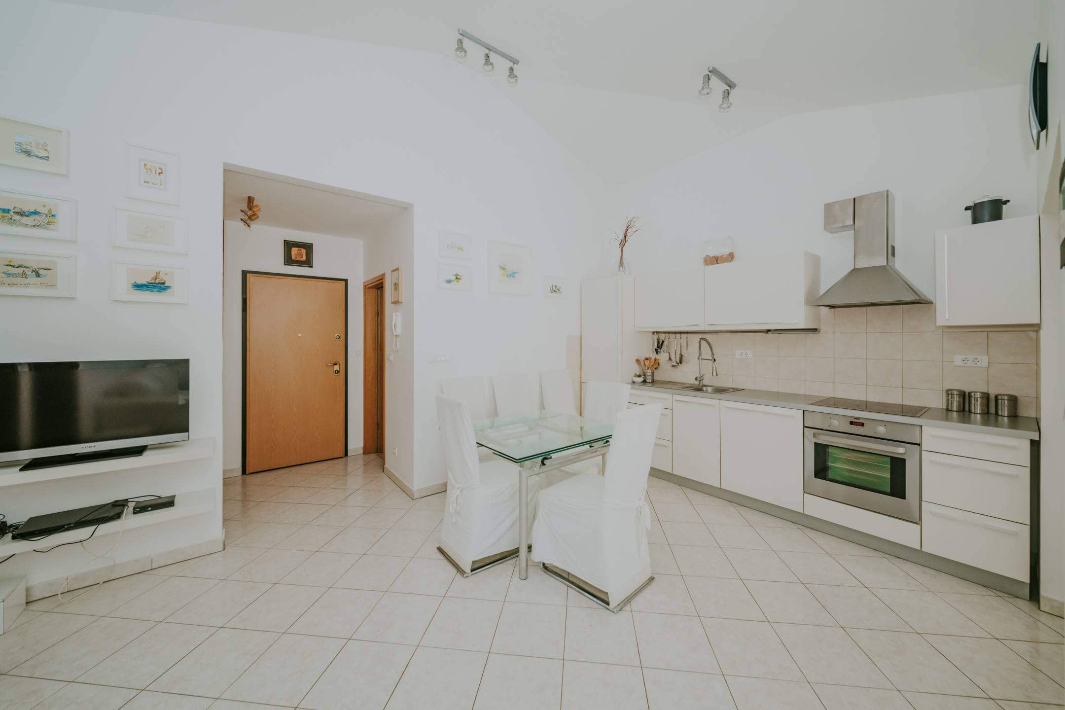 karigador flat meters from the sea and the beach with a sea view