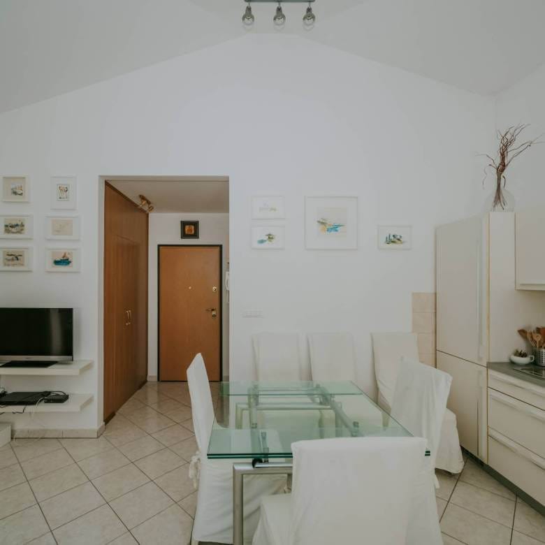 karigador flat meters from the sea and the beach with a sea view