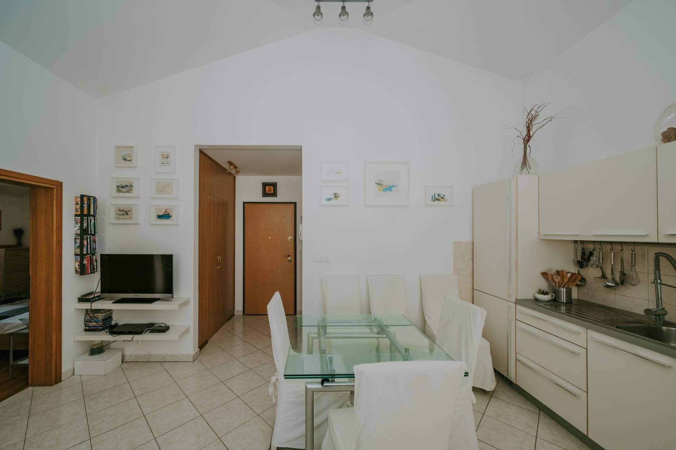 karigador flat meters from the sea and the beach with a sea view