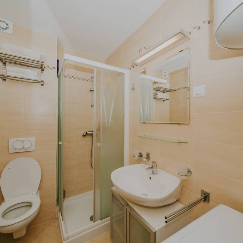 karigador flat meters from the sea and the beach with a sea view