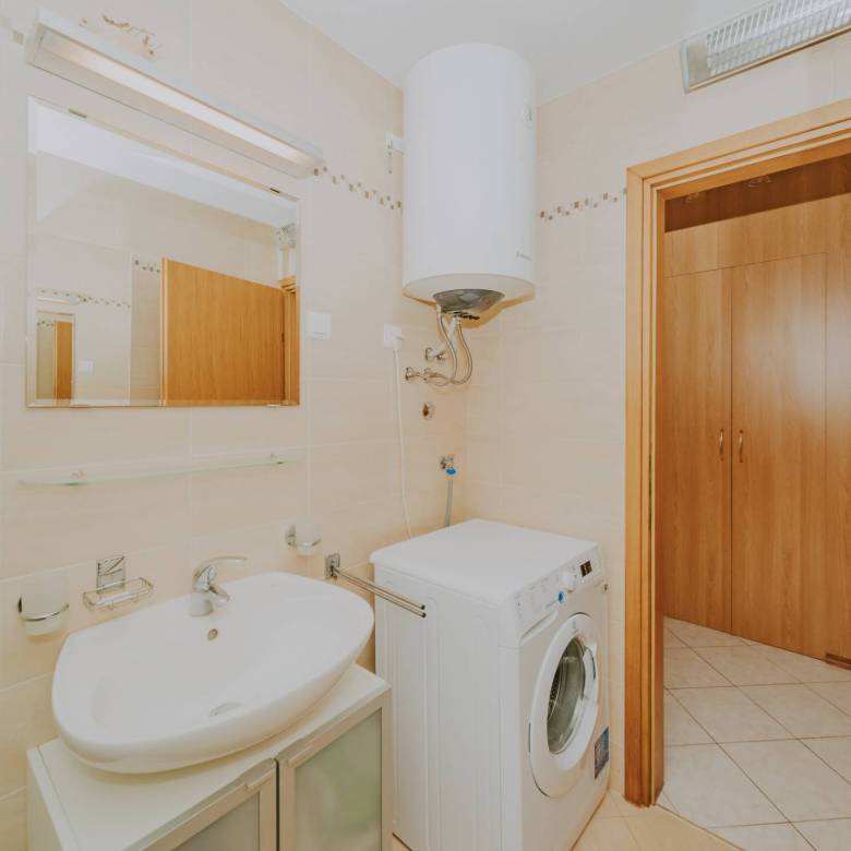 karigador flat meters from the sea and the beach with a sea view