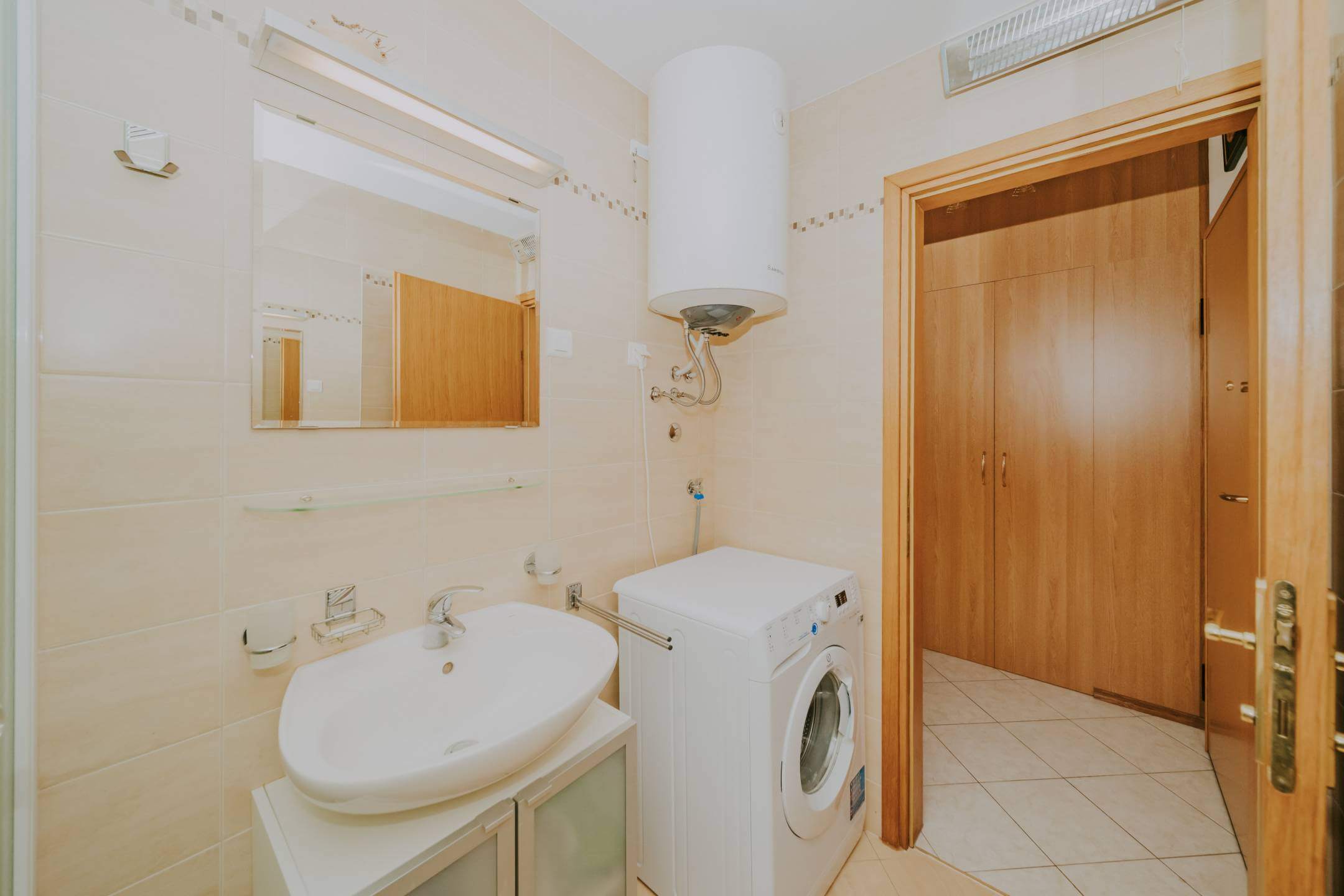 karigador flat meters from the sea and the beach with a sea view