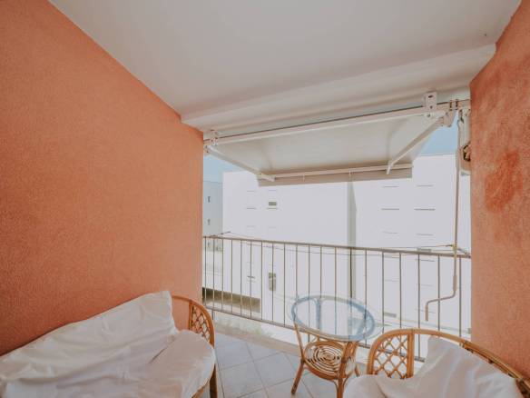 karigador flat meters from the sea and the beach with a sea view