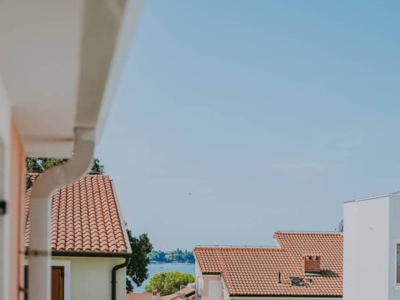karigador flat meters from the sea and the beach with a sea view