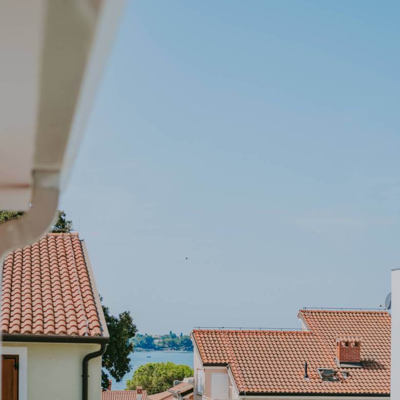 karigador flat meters from the sea and the beach with a sea view