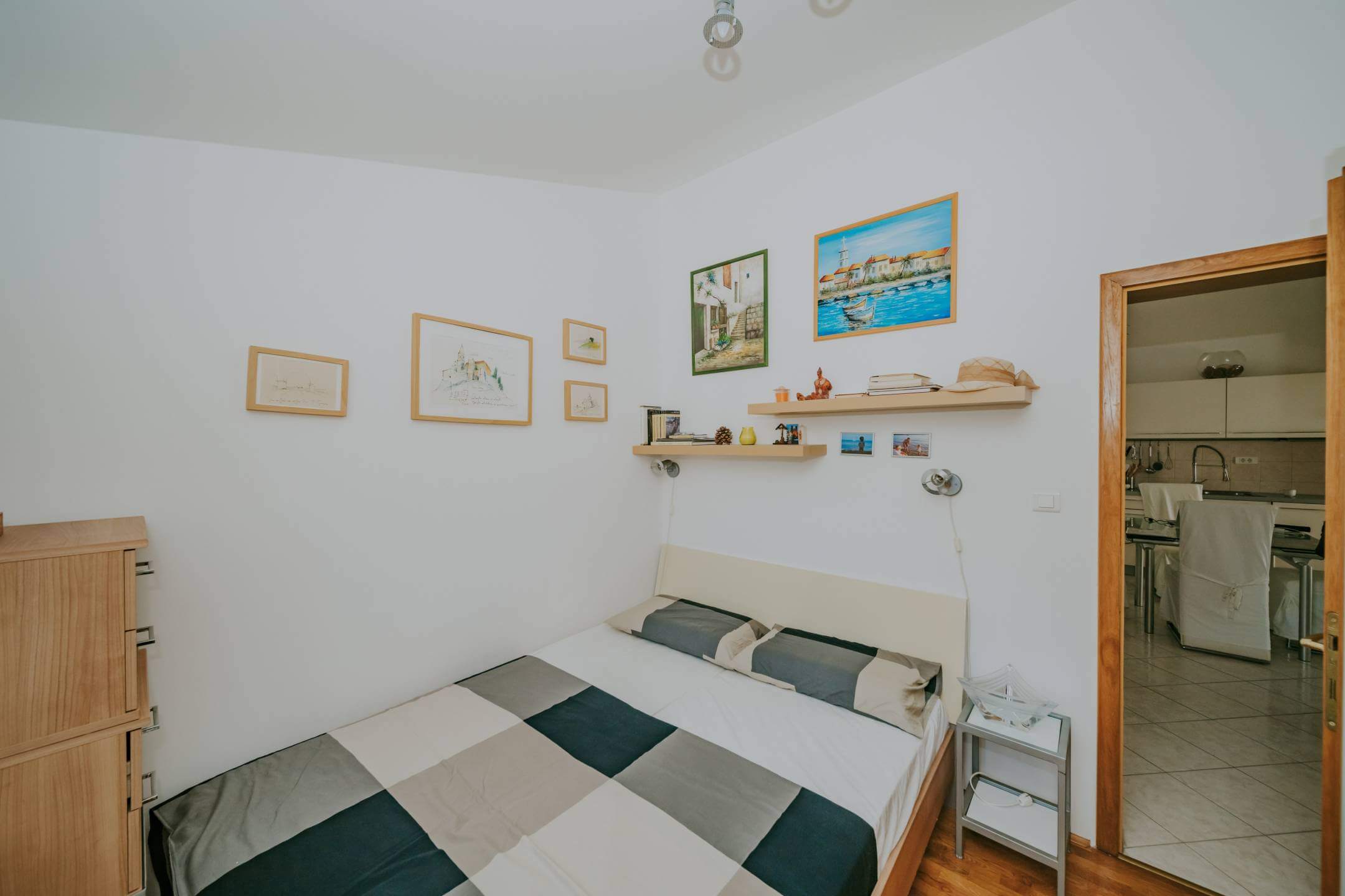 karigador flat meters from the sea and the beach with a sea view