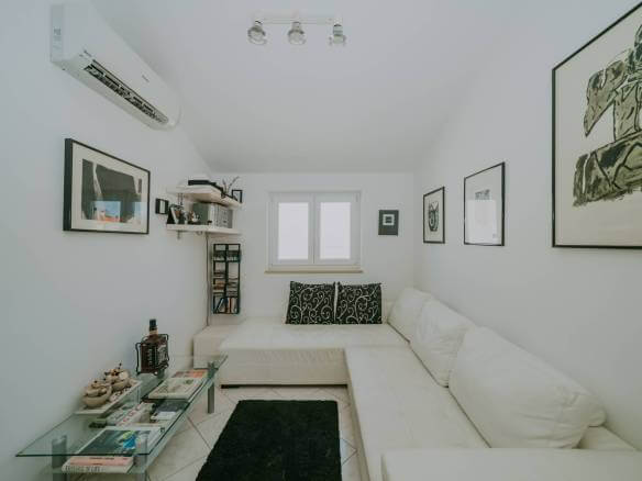 karigador flat meters from the sea and the beach with a sea view