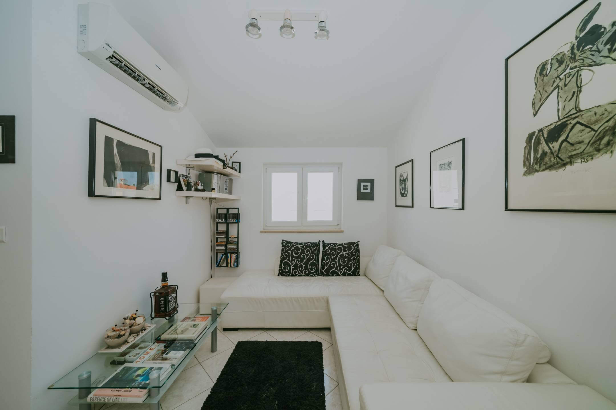 karigador flat meters from the sea and the beach with a sea view