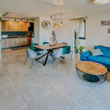 Новиград просторная квартира в отличном месте