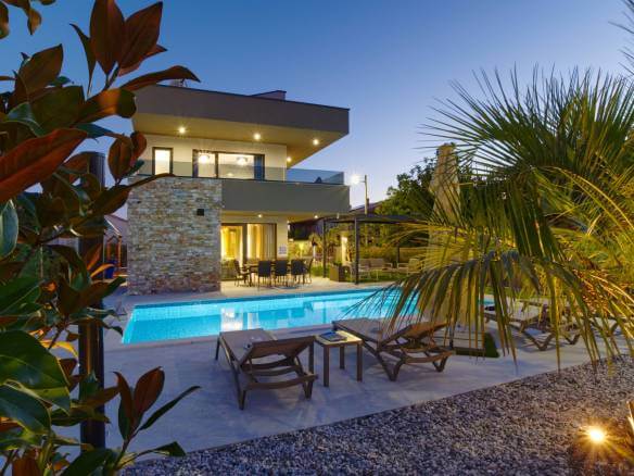 VillaBavigo ext notte