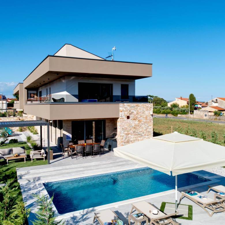 VillaPieron ext dron