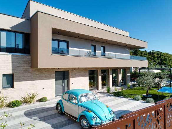 VillaPieron ext dron