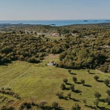 rovinj surroundings a small detached house in a secluded area with a large garden