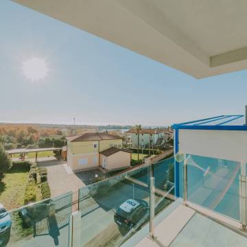 lovrecica moderan stan u novogradnji sa otvorenim pogledom na more