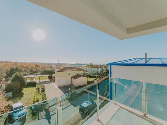 lovrecica moderan stan u novogradnji sa otvorenim pogledom na more