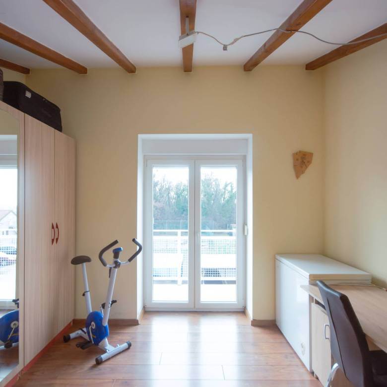 novigrad okolica dvoetažni stan na odličnoj lokaciji sa pogledom na more