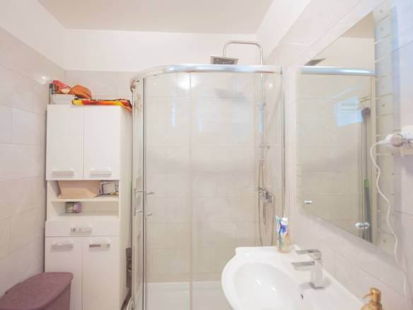 novigrad okolica dvoetažni stan na odličnoj lokaciji sa pogledom na more