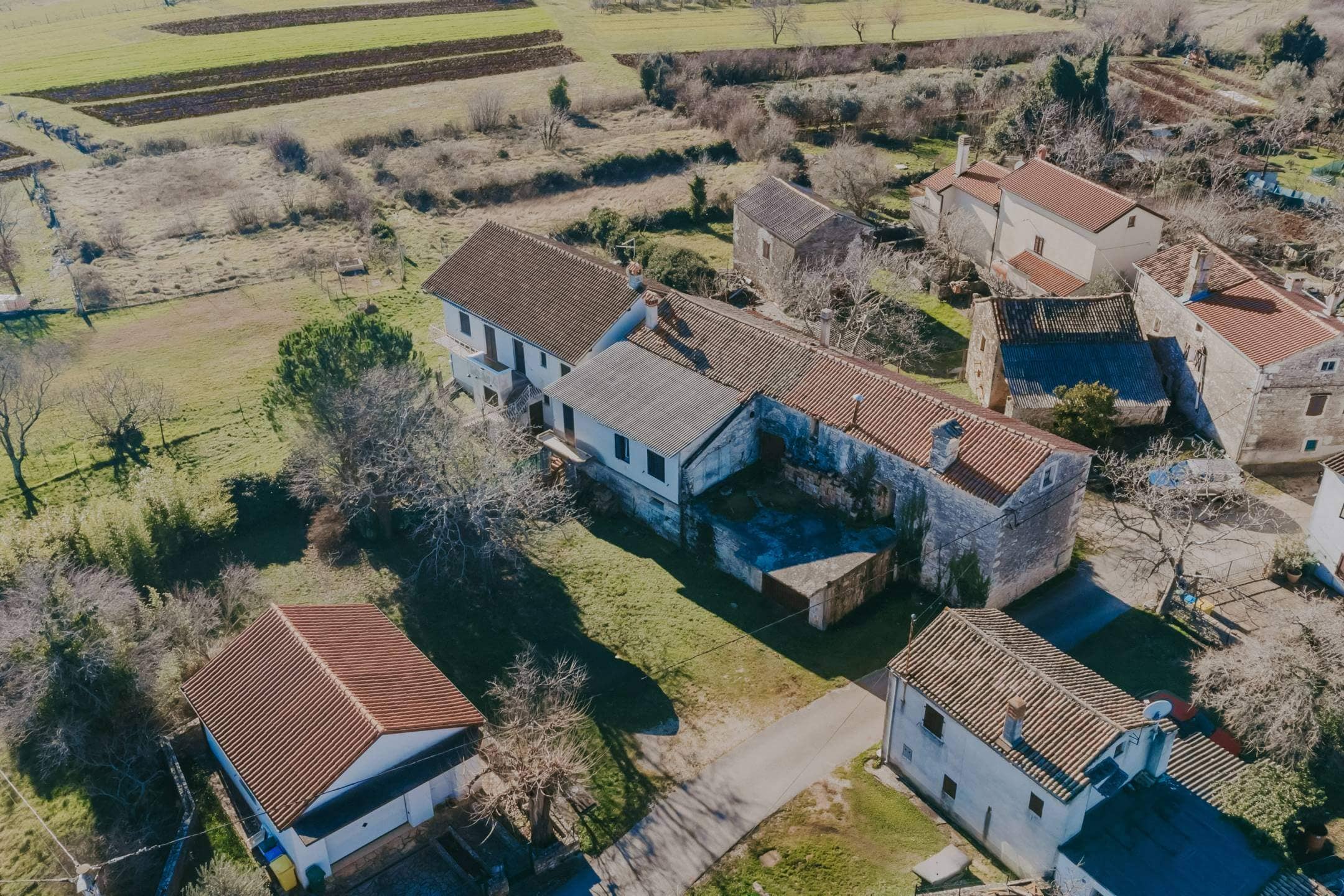 Buje Umgebung autochthon istrisches Steinhaus zur Adaptierung Buje Umgebung autochthon istrisches Steinhaus zur Adaptierung