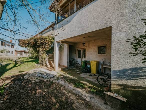 Buje Umgebung autochthon istrisches Steinhaus zur Adaptierung