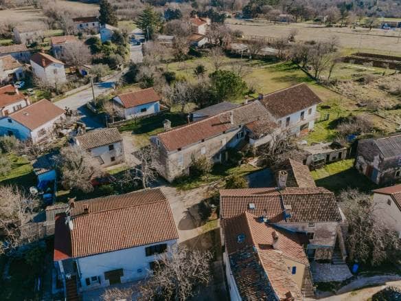 Buje Umgebung autochthon istrisches Steinhaus zur Adaptierung