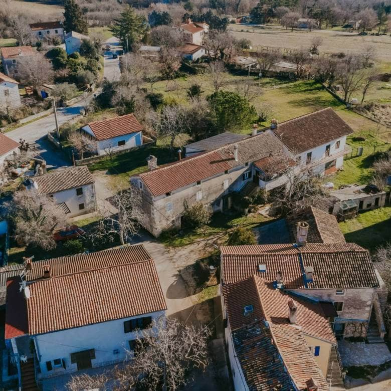 Buje Umgebung autochthon istrisches Steinhaus zur Adaptierung