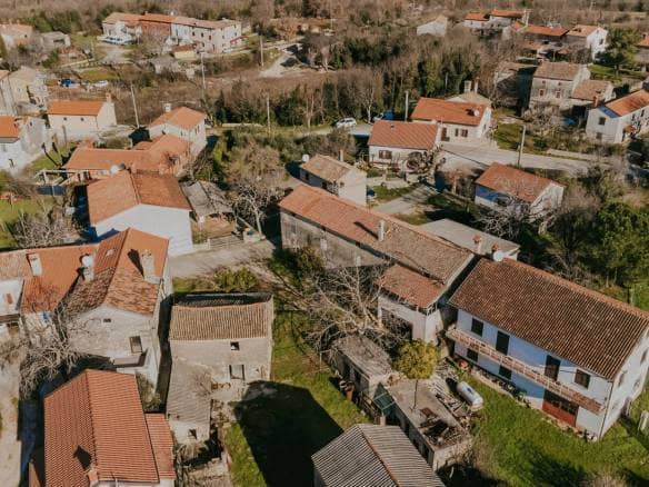 Buje Umgebung autochthon istrisches Steinhaus zur Adaptierung