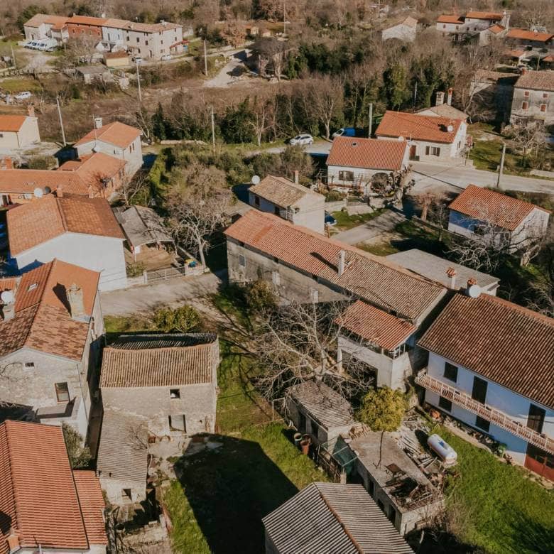 Buje Umgebung autochthon istrisches Steinhaus zur Adaptierung