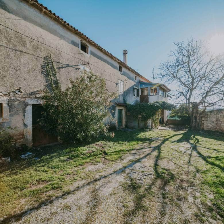 Buje Umgebung autochthon istrisches Steinhaus zur Adaptierung