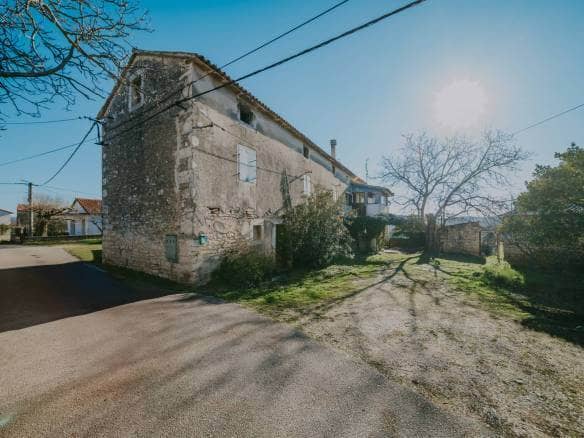 Buje Umgebung autochthon istrisches Steinhaus zur Adaptierung