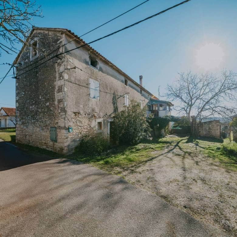 Buje Umgebung autochthon istrisches Steinhaus zur Adaptierung