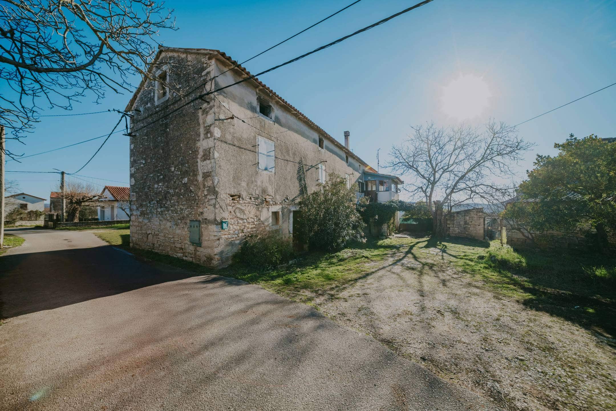 Buje Umgebung autochthon istrisches Steinhaus zur Adaptierung