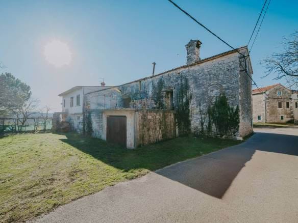 buje okolica autohtona istarska kamena kuća za adaptaciju