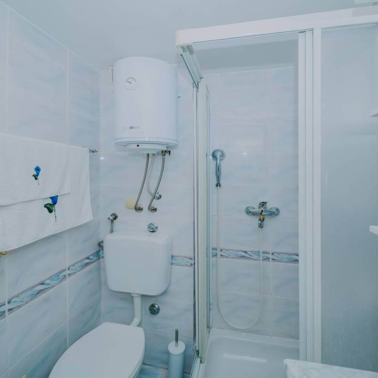 novigrad garsonjera v drugi vrsti do morja z odprtim pogledom na morje