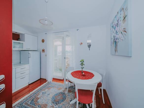 novigrad garsonjera v drugi vrsti do morja z odprtim pogledom na morje